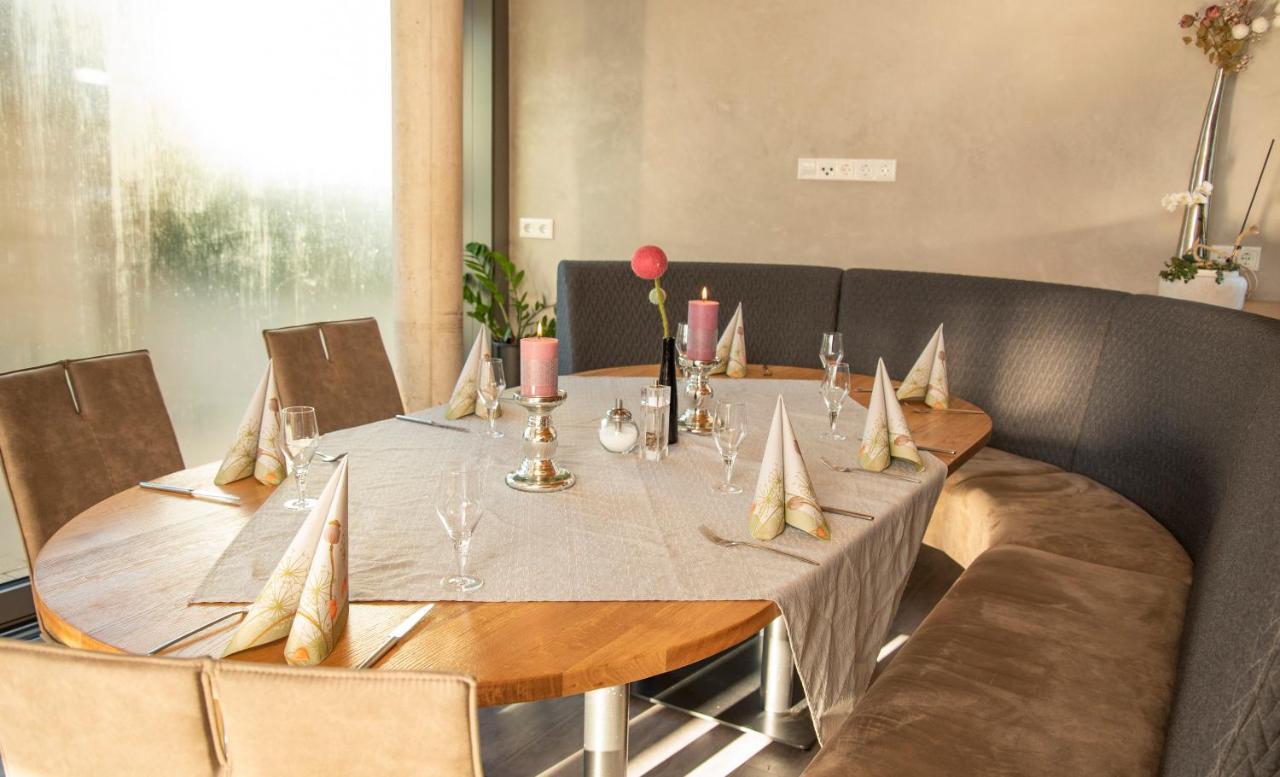 Wettelsheim Gasthof Zum Goldenen Lamm מראה חיצוני תמונה