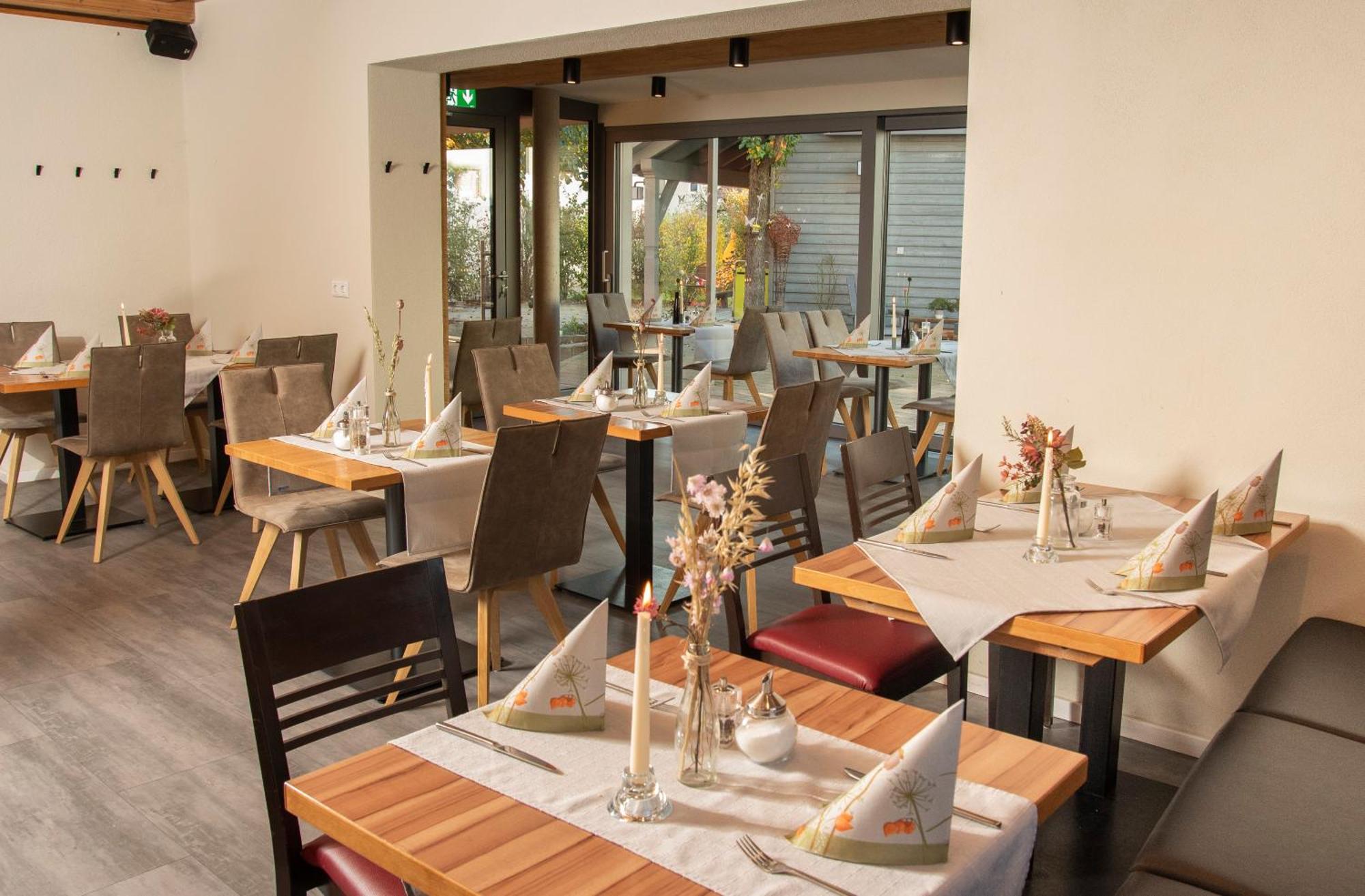 Wettelsheim Gasthof Zum Goldenen Lamm מראה חיצוני תמונה