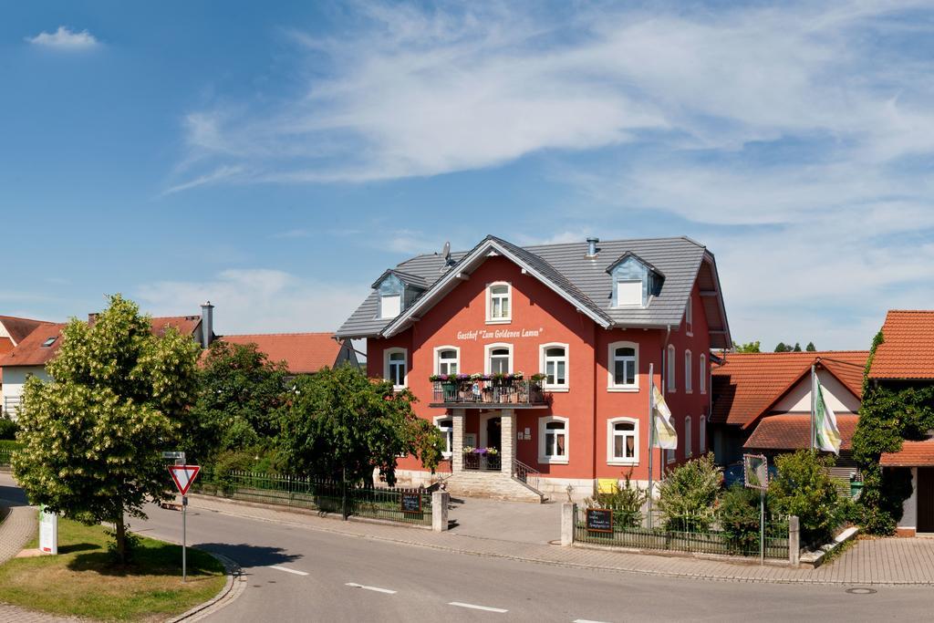Wettelsheim Gasthof Zum Goldenen Lamm מראה חיצוני תמונה